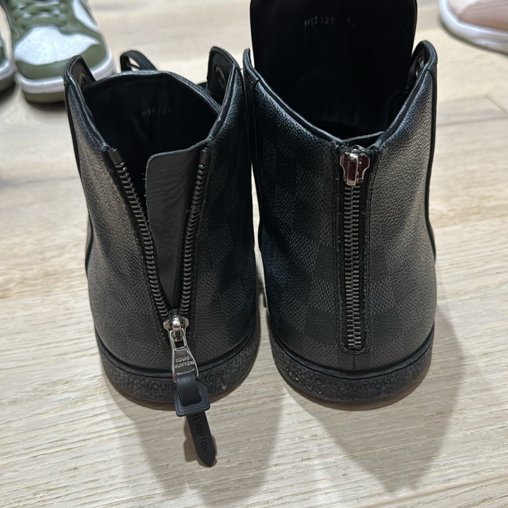 Louis Vuitton Sneakers - Picture 3 of 6